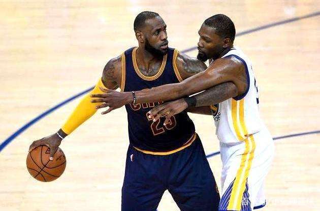 那不勒斯体育总监曼纳：德布劳内将至少伤缺至2月底（那不勒斯总监曼纳称：德布劳内至少缺阵到二月底）