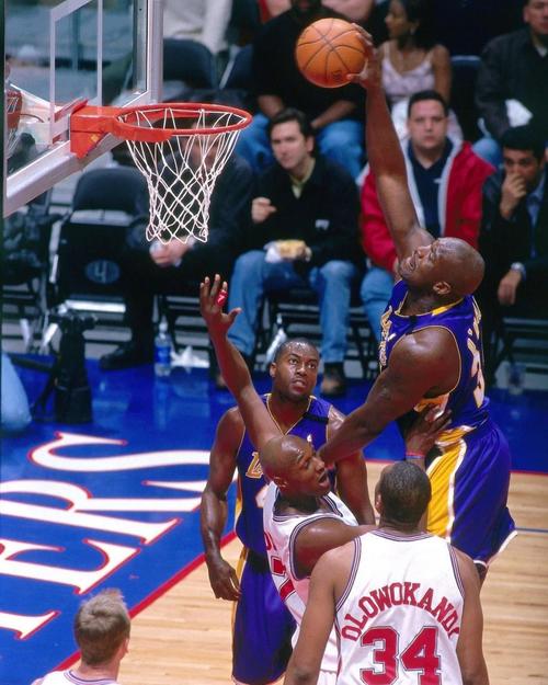 孙颖莎、谷爱凌、郑钦文分别代表中国体育不同模式的成就，展现多样性与进步。（孙颖莎、谷爱凌、郑钦文三人各自代表中国体育不同发展模式的成功，彰显多元与进步。）